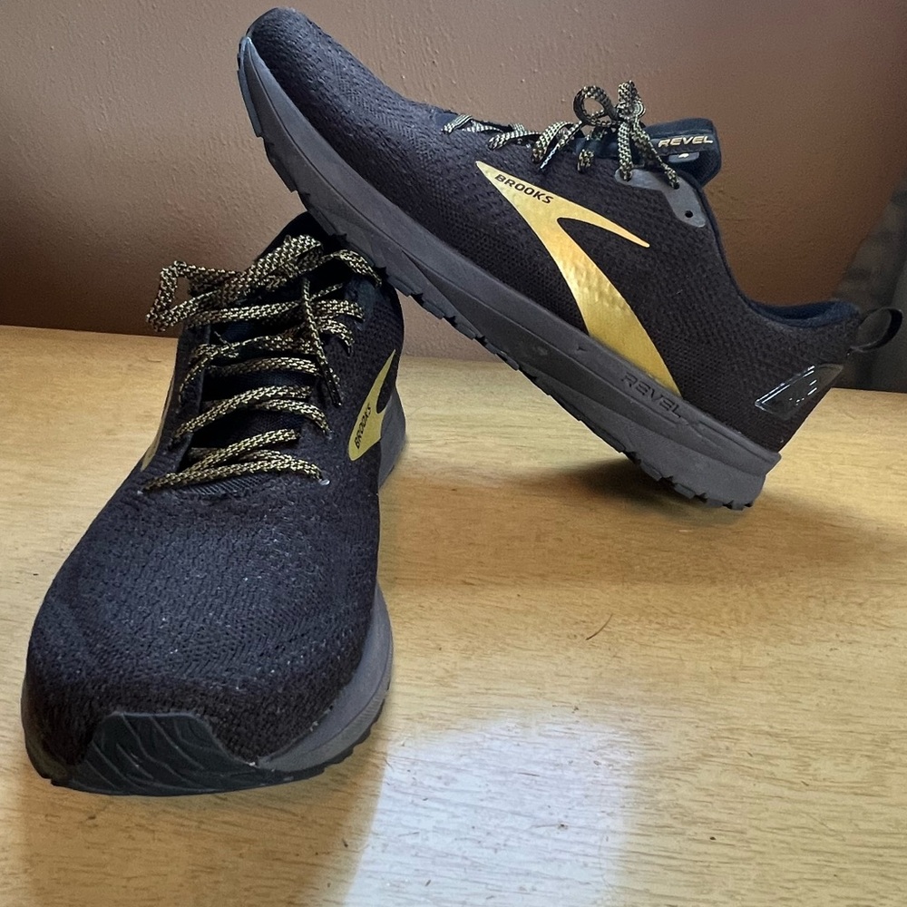 Men’s Brooks Revel 4 size 12